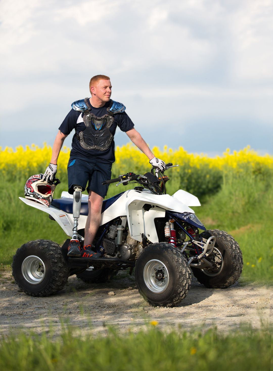 Werbeagentur Landsiedel Müller Flagmeyer, Nordhausen: Jüttner Orthopädie KG Kampagne Mann mit Beinprothese auf Quad